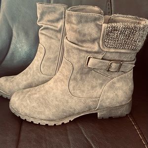 Beverly Knit Moro Boot
